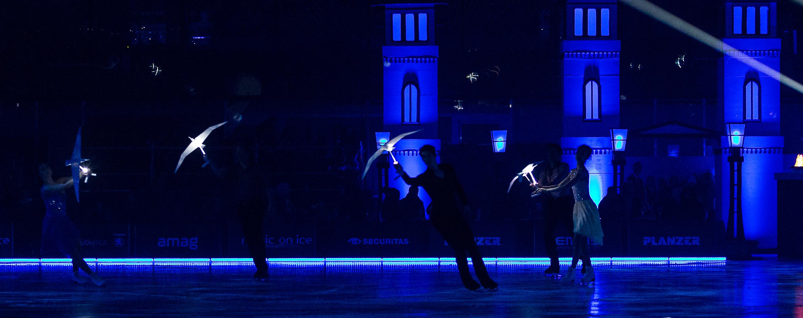 Cast of Music on Ice